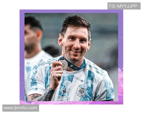 头顶人气足球明星的传奇之路与辉煌成就解析