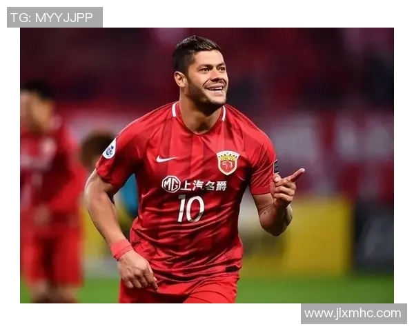 哪个足球明星以中分发型闻名于世引发球迷热议与模仿