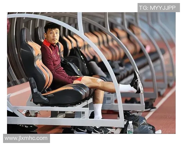 足球明星因脸部受伤重返赛场的励志故事与康复之路